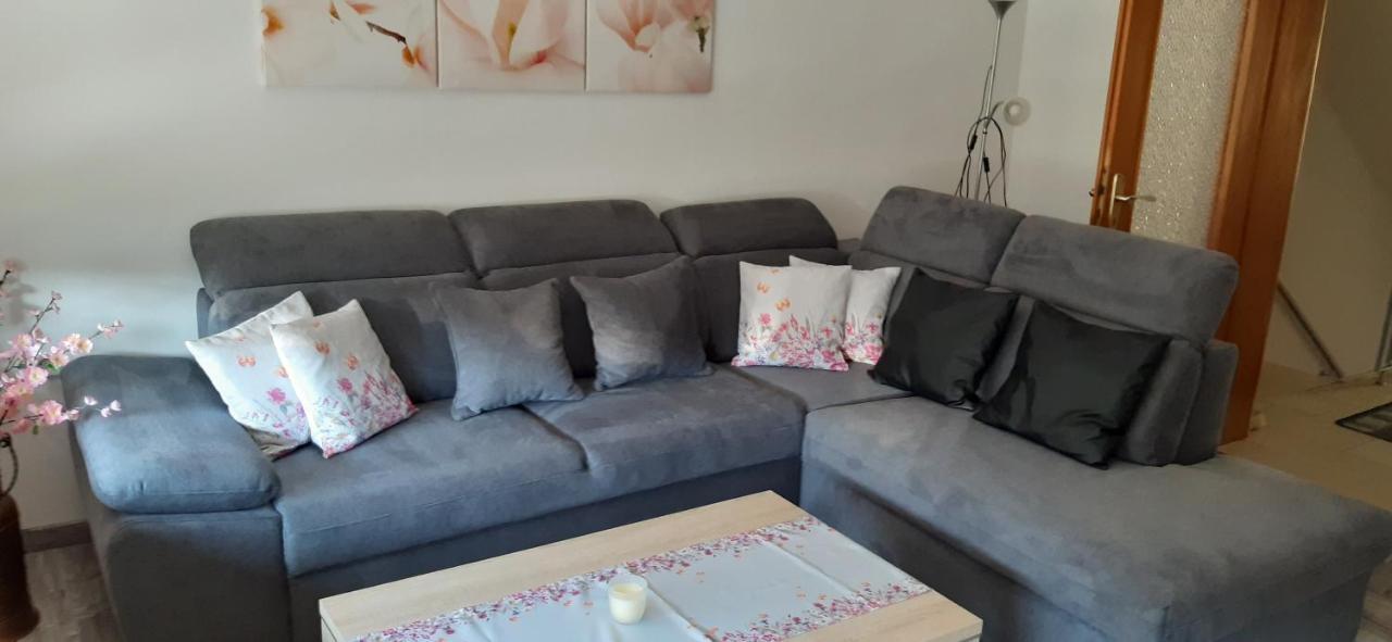 Helmine Apartment *